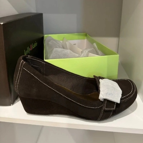 Kelly & Katie Shoes - BRAND NEW IN BOX | Kelly & Katie | women’s size 9w | brown wedge shoes